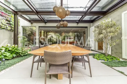 Casa com 3 Quartos à venda, 440m² no Jardim Guedala, São Paulo