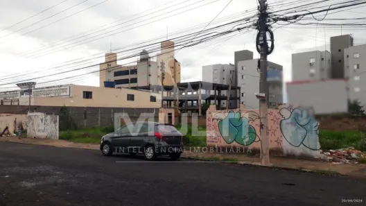 Lote/Terreno com 1 Quarto à venda, 1023m² no Martins, Uberlândia