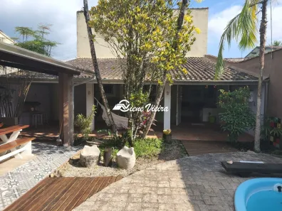 Casa com 3 Quartos à venda, 300m² no Estufa I, Ubatuba