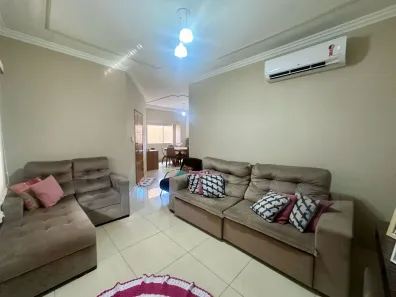 Casa com 3 Quartos à venda, 190m² no Cidade Jardim, Uberlândia