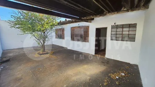 Casa com 2 Quartos à venda, 72m² no Cidade Jardim, Uberlândia