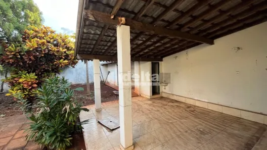 Casa com 3 Quartos à venda, 200m² no Jardim Brasília, Uberlândia