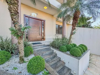 Sobrado com 3 Quartos à venda, 391m² no Neva, Cascavel