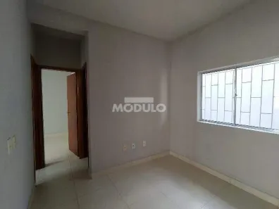 Apartamento com 2 Quartos para alugar, 50m² no Jardim Ipanema, Uberlândia