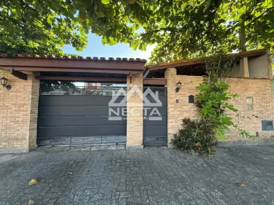 Sobrado com 3 Quartos à venda, 262m² no Vila Atlântica, Caraguatatuba