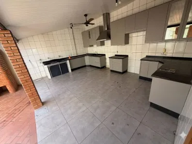 Casa de Condomínio com 4 Quartos à venda, 210m² no Barra do Pari, Cuiabá