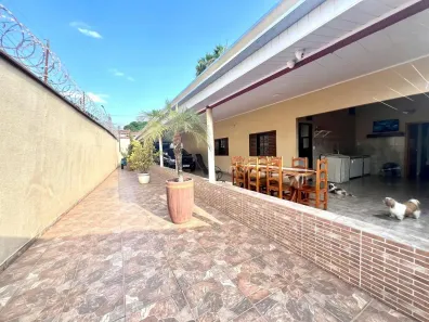 Casa com 3 Quartos à venda, 432m² no Parque Amazônia, Goiânia