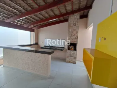 Casa com 3 Quartos à venda, 210m² no Jardim Holanda, Uberlândia