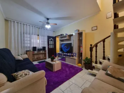 Sobrado com 3 Quartos à venda, 203m² no Jardim Odete, Poá