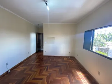 Sobrado com 3 Quartos para alugar, 100m² no Vila Guimarães, Botucatu