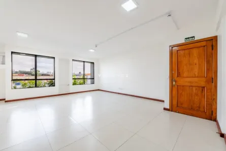 Sala Comercial para alugar, 38m² no Passo da Areia, Porto Alegre