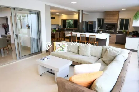 Casa de Condomínio com 4 Quartos à venda, 394m² no Jardim Karaíba, Uberlândia
