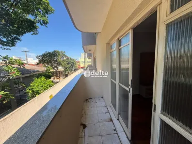 Apartamento com 3 Quartos para alugar, 58m² no Nossa Senhora Aparecida, Uberlândia