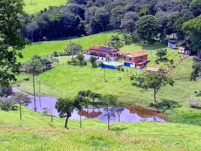 Fazenda/Sítio com 4 Quartos à venda, 250m² no Área Rural de Pedro Leopoldo, Pedro Leopoldo