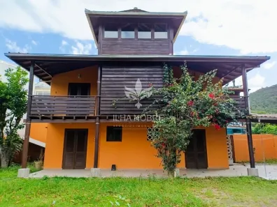 Casa com 3 Quartos para alugar, 180m² no Campeche, Florianópolis