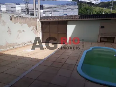 Casa com 2 Quartos à venda, 117m² no Jardim Sulacap, Rio de Janeiro