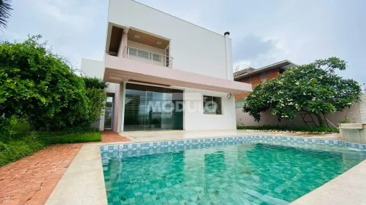 Casa de Condomínio com 3 Quartos para alugar, 350m² no Morada da Colina, Uberlândia