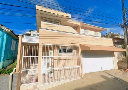 Casa com 6 Quartos à venda, 220m² no Estreito, Florianópolis
