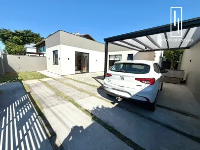 Casa com 3 Quartos à venda, 125m² no Carianos, Florianópolis
