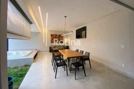 Casa de Condomínio com 3 Quartos à venda, 300m² no Aclimação, Uberlândia