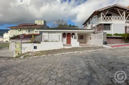 Casa com 3 Quartos para alugar, 136m² no Trindade, Florianópolis