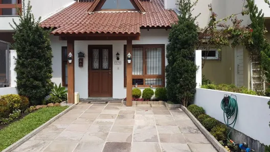 Casa de Condomínio com 3 Quartos para alugar, 95m² no Hípica, Porto Alegre
