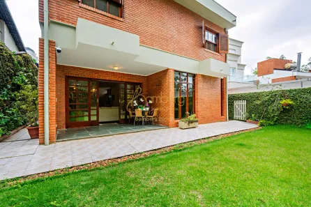 Casa de Condomínio com 3 Quartos à venda, 320m² no Parque do Morumbi, São Paulo