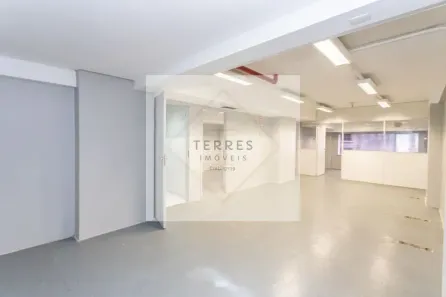 Prédio Comercial para alugar, 841m² no Centro Histórico, Porto Alegre