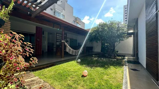 Casa com 3 Quartos à venda, 176m² no Lídice, Uberlândia