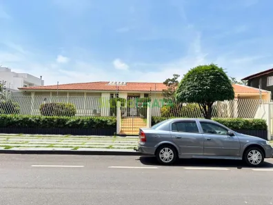 Casa com 5 Quartos para alugar, 600m² no Zona 02, Maringá