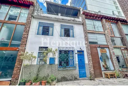 Casa de Condomínio com 2 Quartos à venda, 101m² no Laranjeiras, Rio de Janeiro
