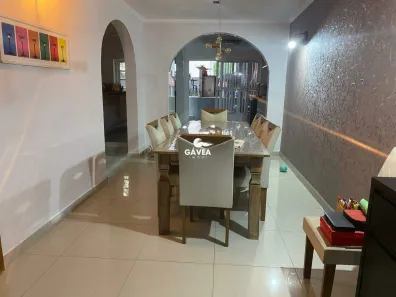 Sobrado com 3 Quartos à venda, 335m² no Boqueirão, Santos