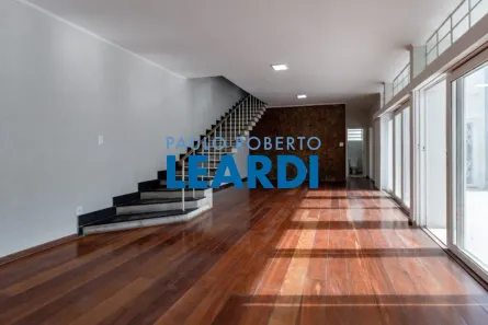 Sobrado com 30 Quartos à venda, 582m² no Jardim Hípico, São Paulo