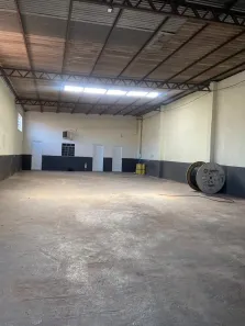 Galpão/Depósito/Armazém para alugar, 200m² no Novo Mundo, Várzea Grande