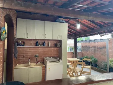Sobrado com 3 Quartos à venda, 200m² no Rio do Ouro, São Gonçalo