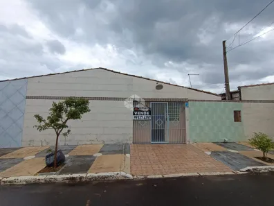 Casa com 2 Quartos à venda, 210m² no Guajuviras, Canoas