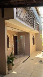 Casa com 5 Quartos à venda, 334m² no Sol e Mar, Macaé