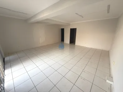 Imóvel Comercial com 3 Quartos à venda, 240m² no Vila Nova, Presidente Prudente