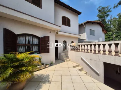 Sobrado com 5 Quartos à venda, 264m² no Vila Camilópolis, Santo André