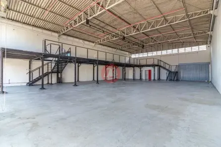 Galpão/Depósito/Armazém para alugar, 428m² no São João, Porto Alegre