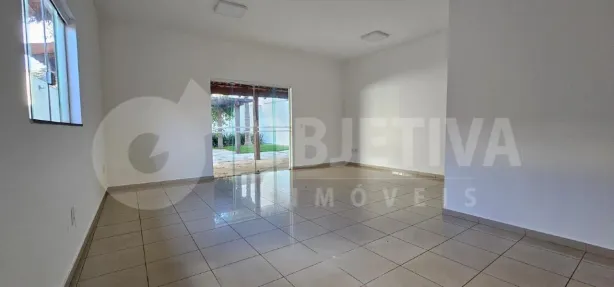 Casa com 1 Quarto para alugar, 180m² no Saraiva, Uberlândia