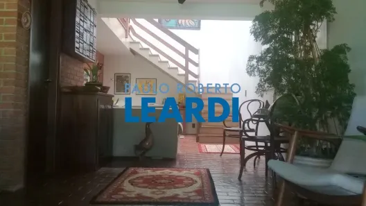 Sobrado com 4 Quartos à venda, 230m² no Vila Universitária, São Paulo