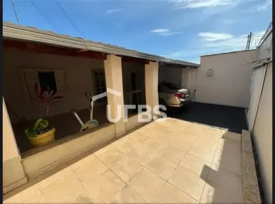 Casa com 3 Quartos à venda, 200m² no Granada, Uberlândia