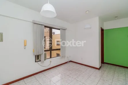 Sala Comercial à venda, 17m² no Passo da Areia, Porto Alegre