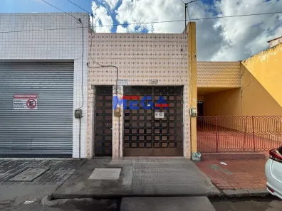 Casa com 2 Quartos à venda, 150m² no Centro, Juazeiro do Norte