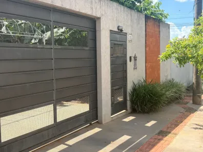 Casa com 4 Quartos para alugar, 180m² no Vila Planalto, Campo Grande