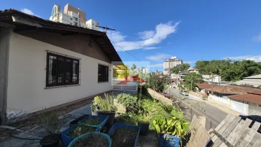 Lote/Terreno à venda, 829m² no Anita Garibaldi, Joinville