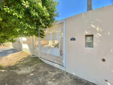 Casa com 2 Quartos para alugar, 120m² no Palmital, Marília
