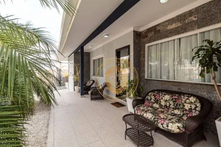 Casa com 4 Quartos para alugar, 158m² no Lindóia, Curitiba
