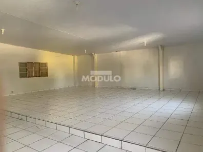 Ponto Comercial para alugar, 360m² no Martins, Uberlândia